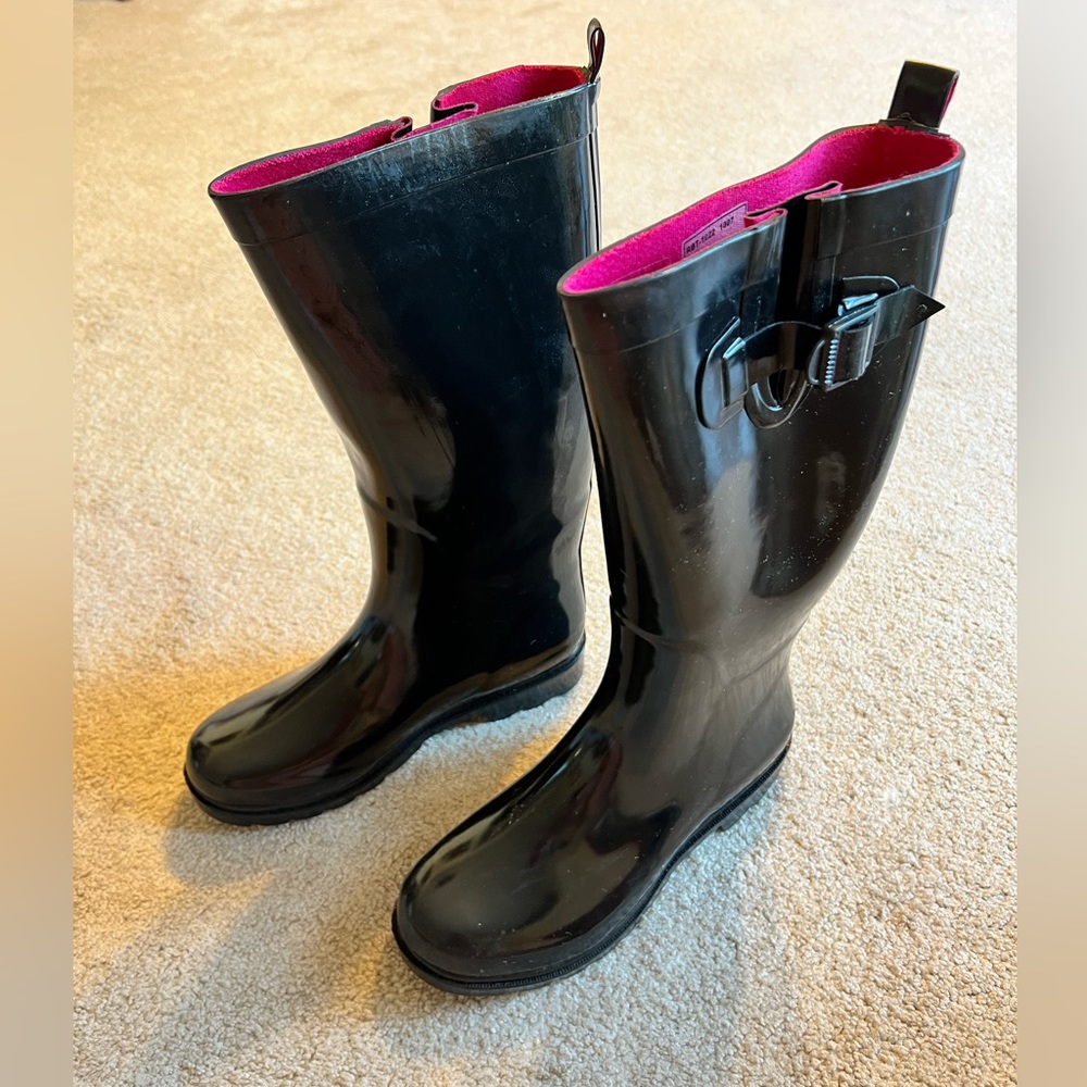 Shiny Black Rubber Rain Boot